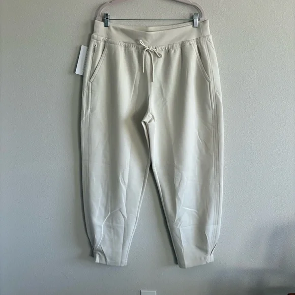 NWT Athleta Allure High Rise Jogger Sweatpants Women’s XL Bone Ivory